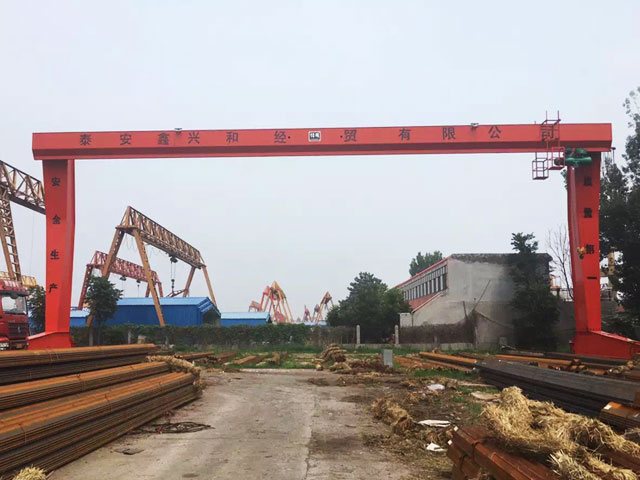 L型電動(dòng)葫蘆門式起重機(jī)