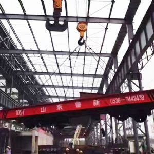 電動(dòng)平板車施工現(xiàn)場